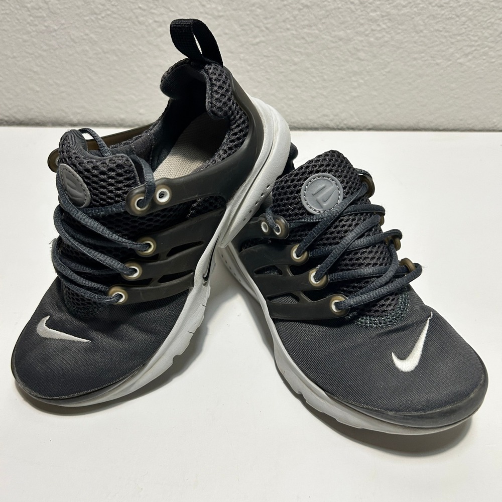 Nike Air Presto Black White Kids Running Shoes 844766-015 Size 1Y